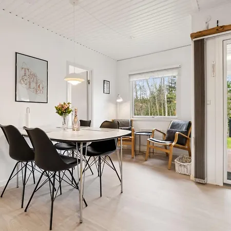 Betti - 700m From The Sea By Interhome